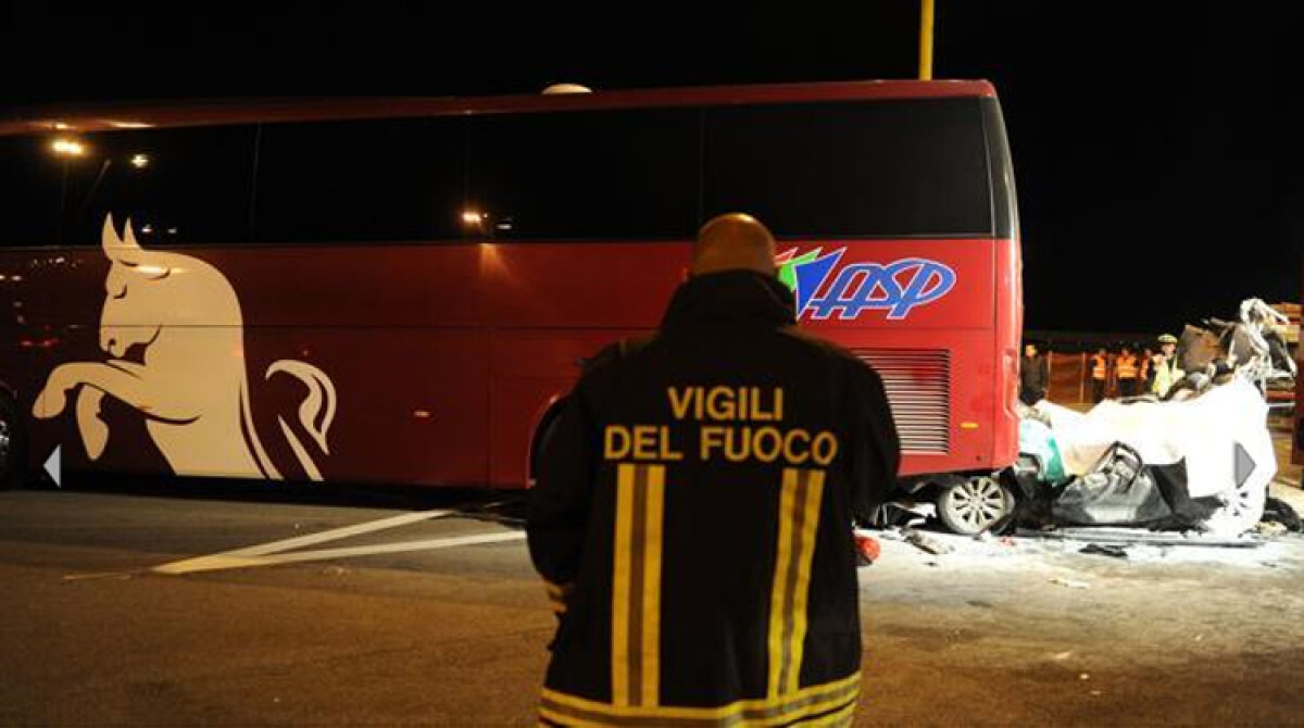 Autocarul lui Torino a zdrobit altă maşină, făcînd două victime