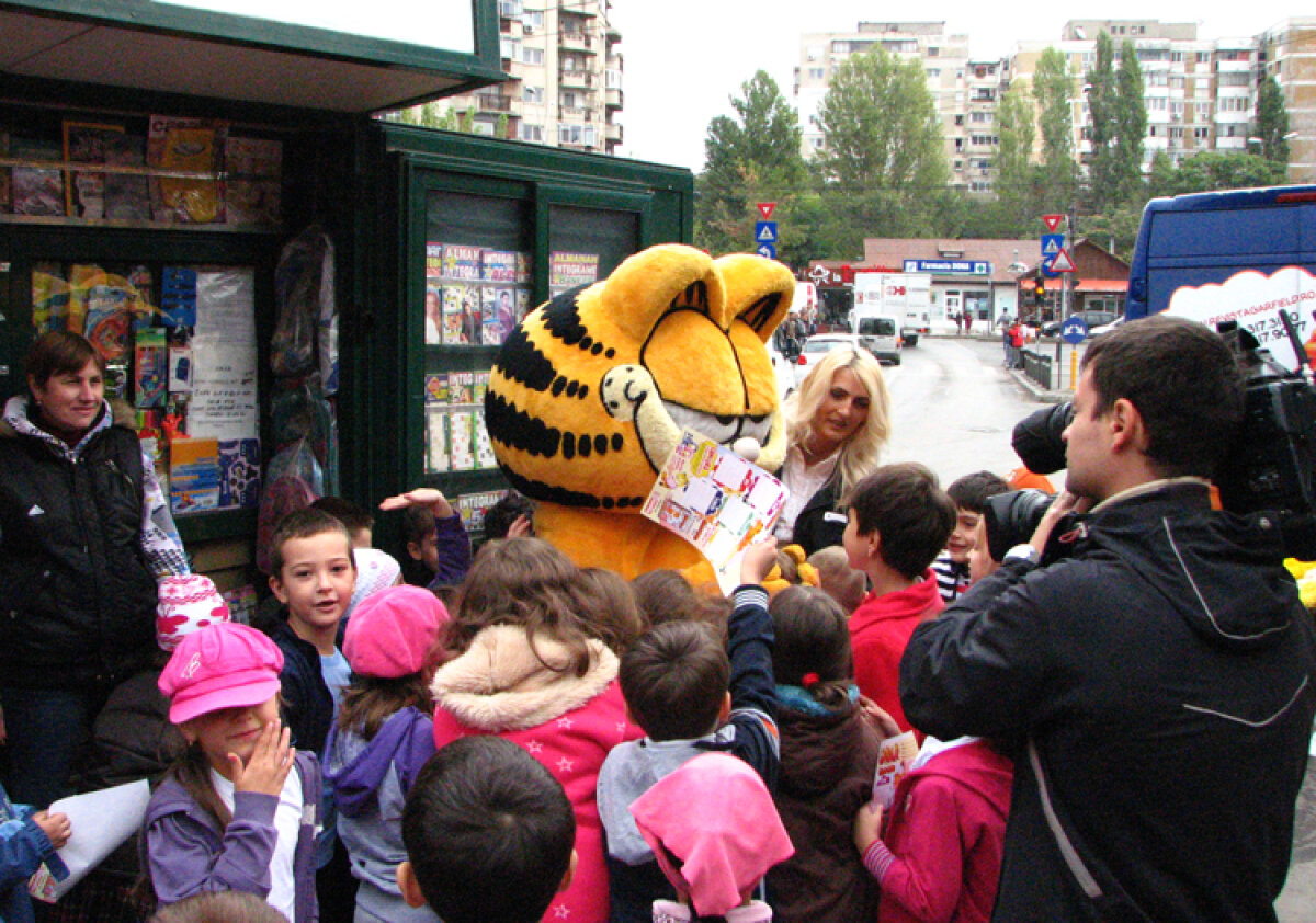 Garfield, asaltat de copii