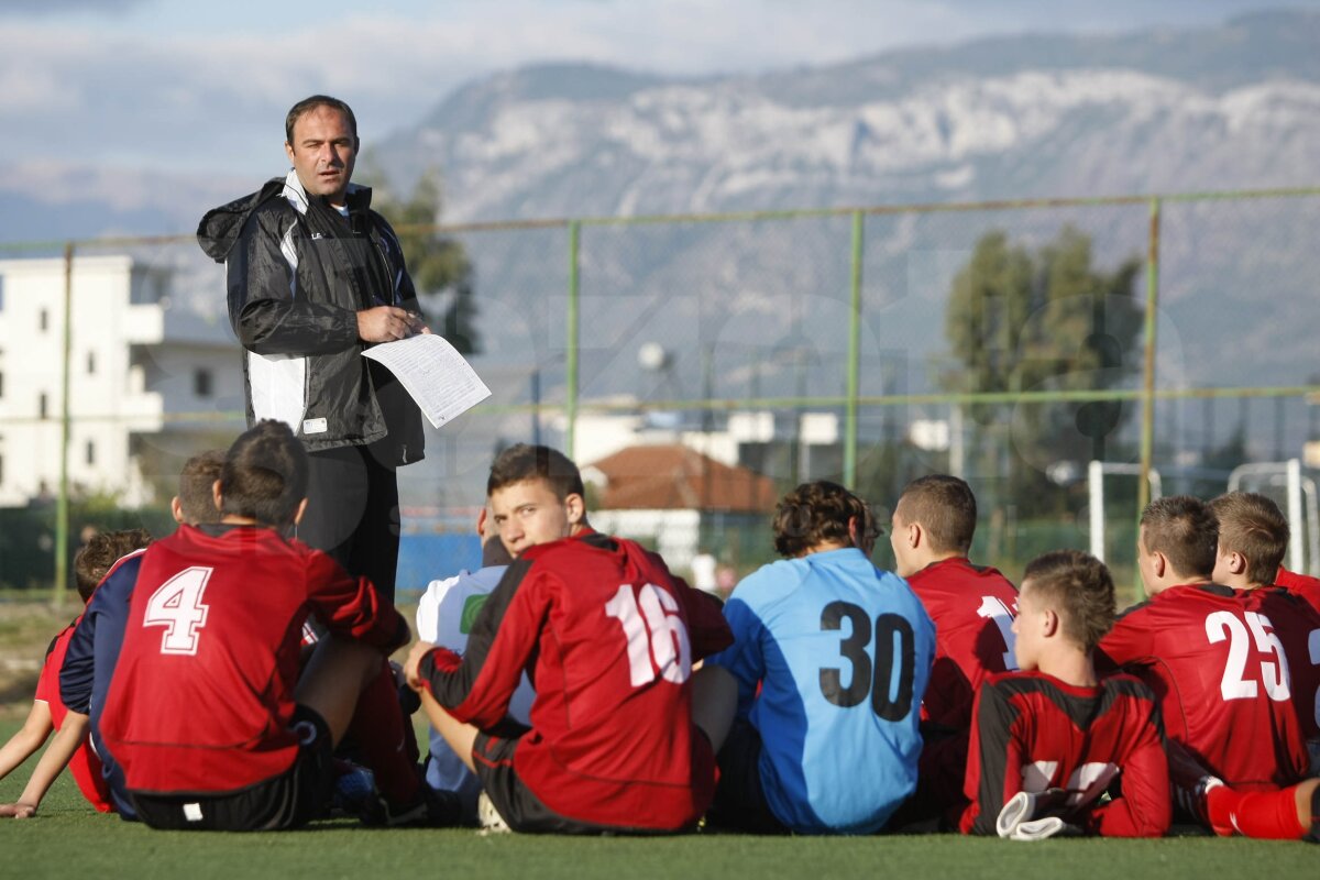 Duro, fostul gladiator cu plete din Ghencea a început să chelească :)  "Mi-e dor de Steaua şi acum"