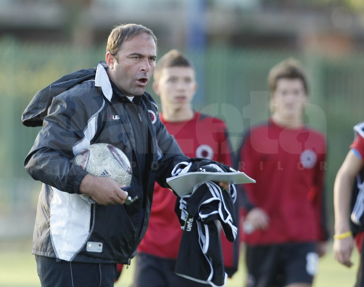 Duro, fostul gladiator cu plete din Ghencea a început să chelească :)  "Mi-e dor de Steaua şi acum"
