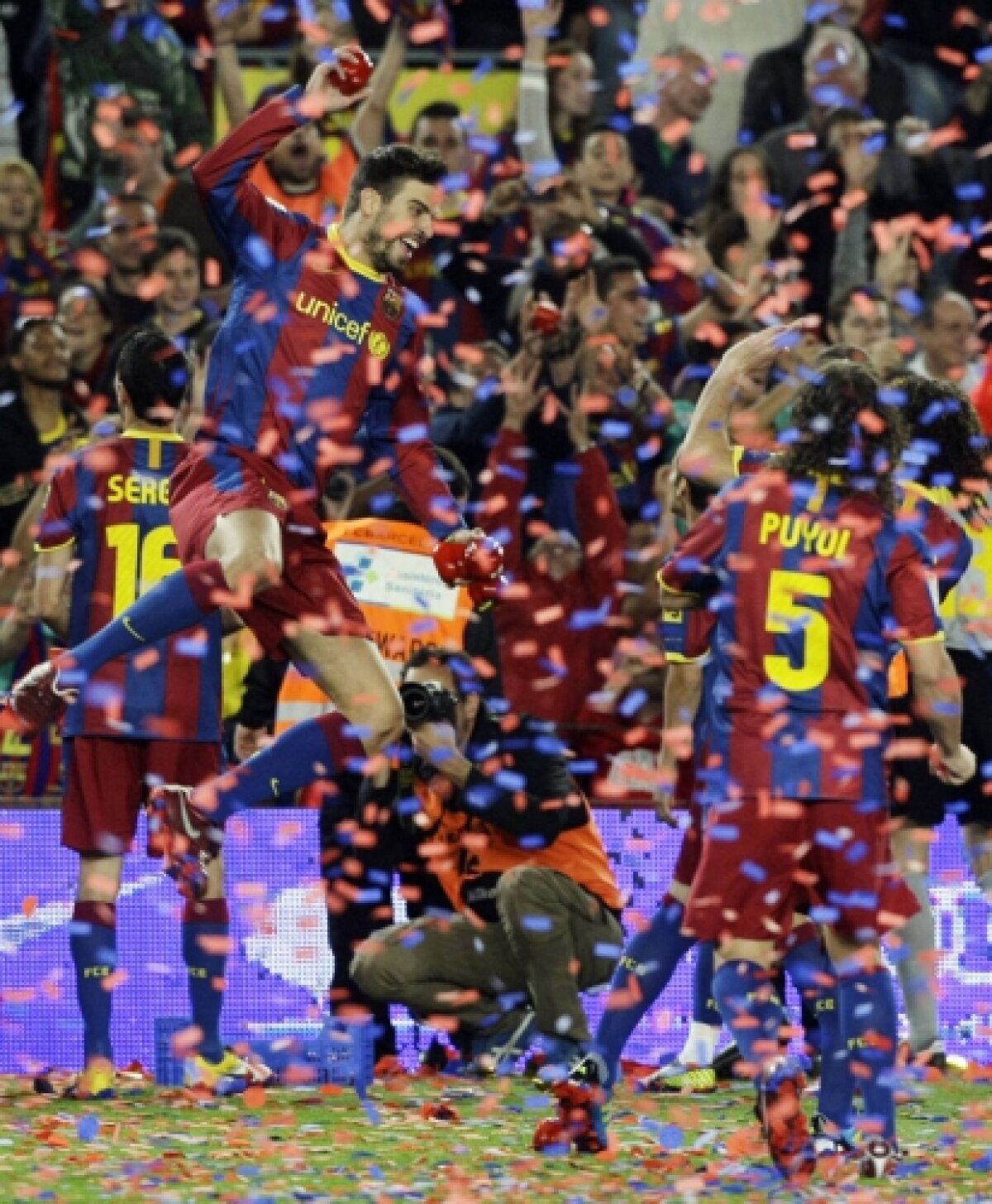 GALERIE FOTO Pancu: "Sărim cu patronul în lac, dacă luăm titlu" » Vezi alte celebrări spectaculoase