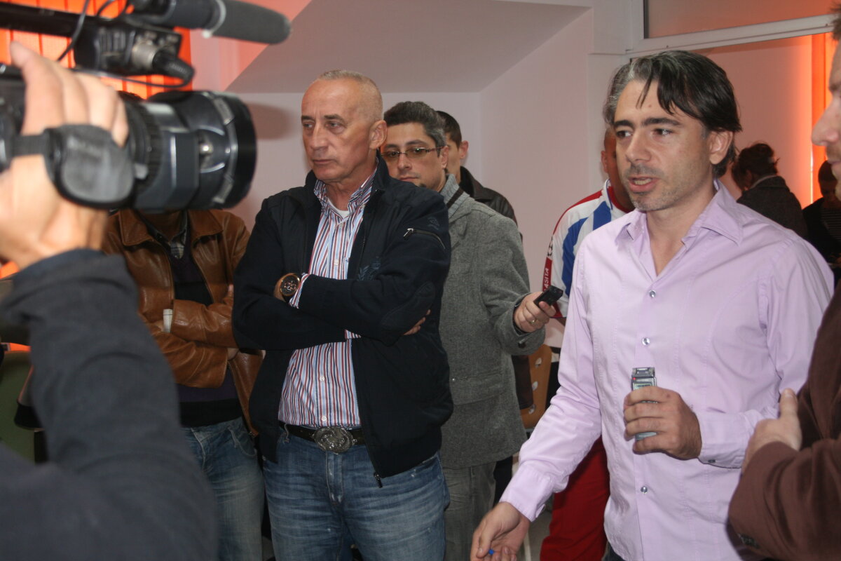 Oţelul calcă pe urmele Barcelonei. Marius Stan e primul "socio"