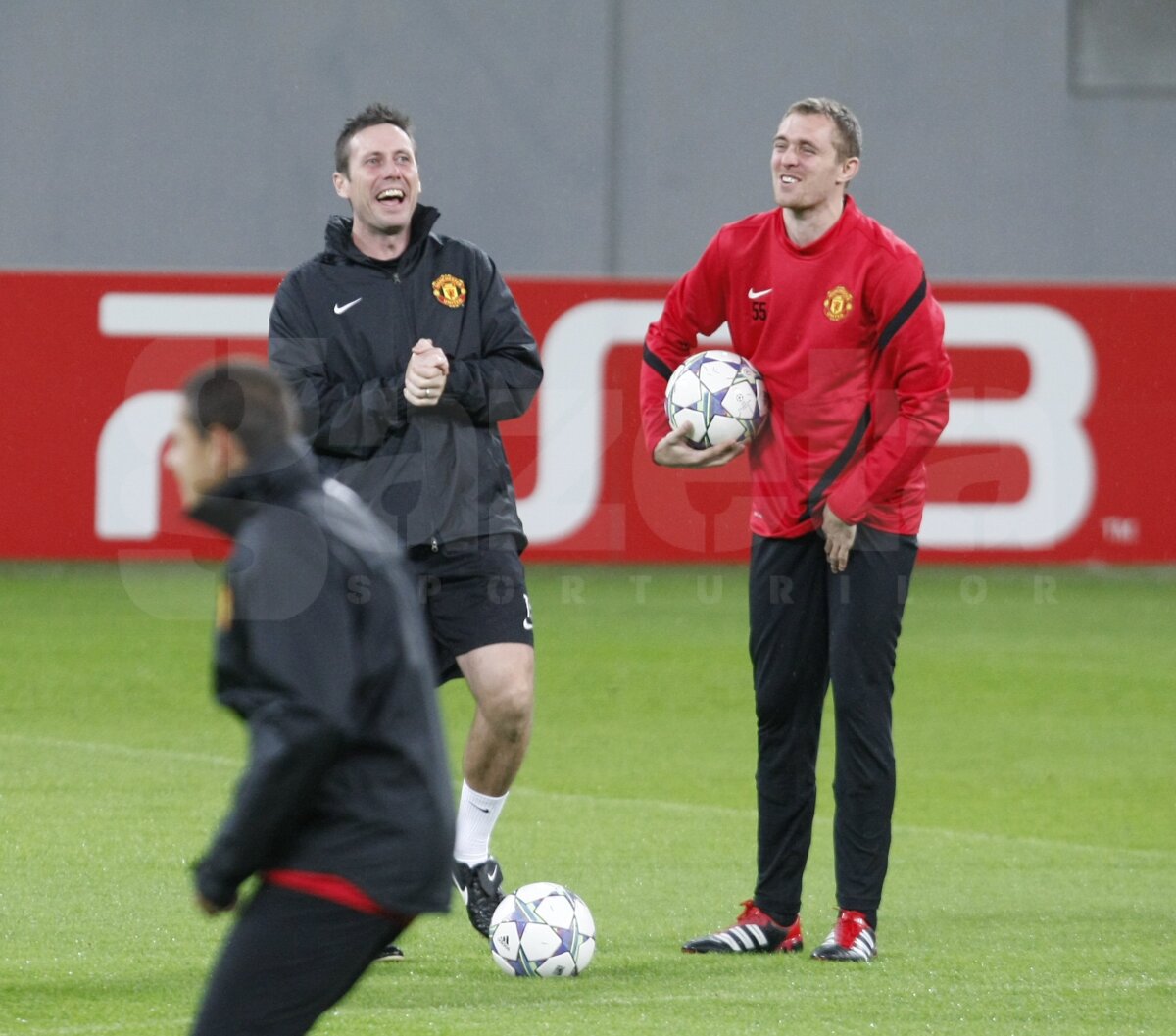 ﻿FOTO Manchester s-a antrenat pe o ploaie torenţială » Le-am băgat frigul în oase