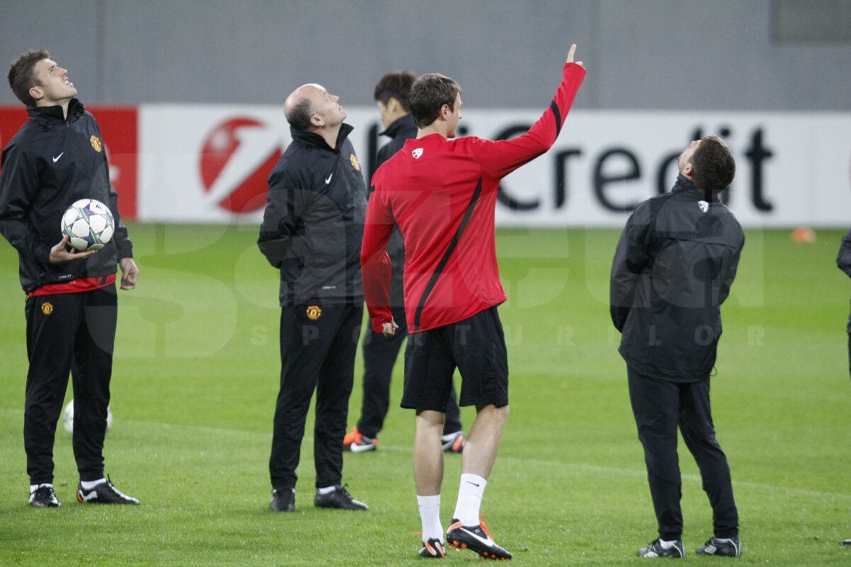 ﻿FOTO Manchester s-a antrenat pe o ploaie torenţială » Le-am băgat frigul în oase