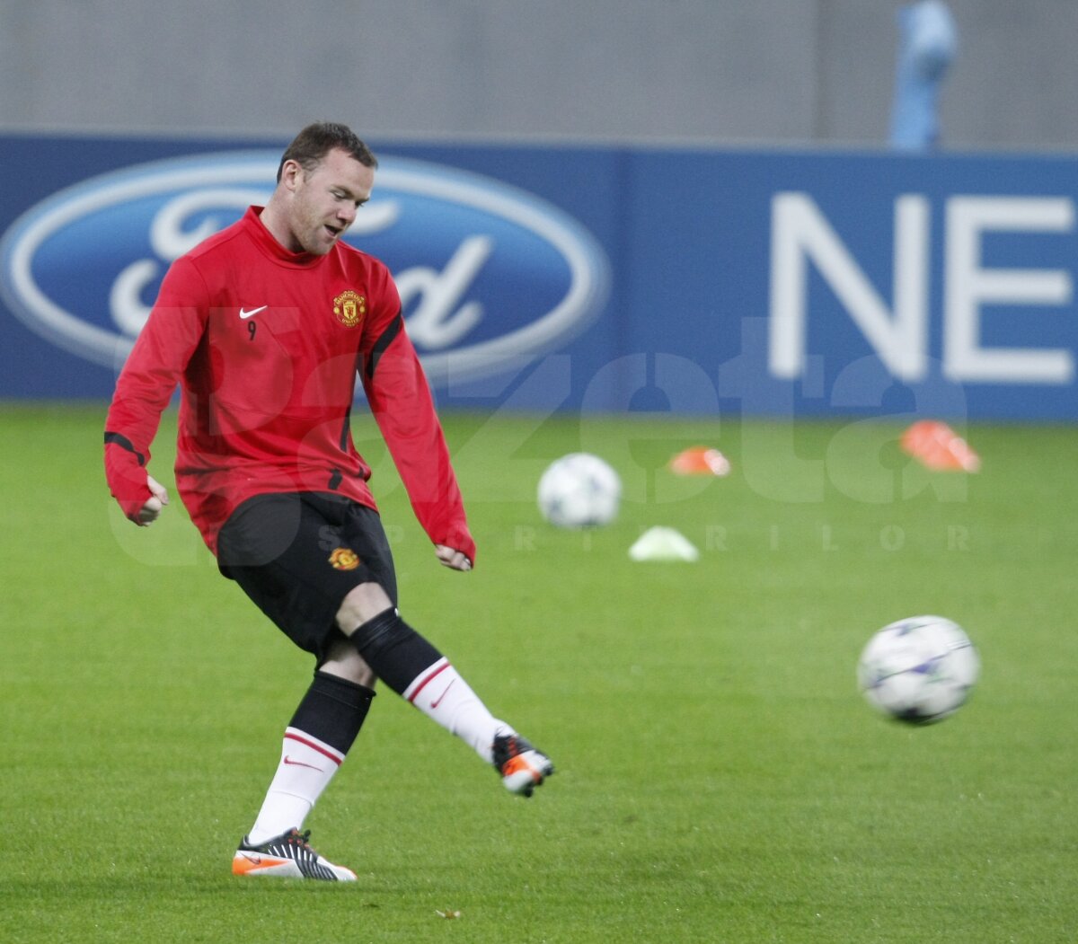 ﻿FOTO Manchester s-a antrenat pe o ploaie torenţială » Le-am băgat frigul în oase