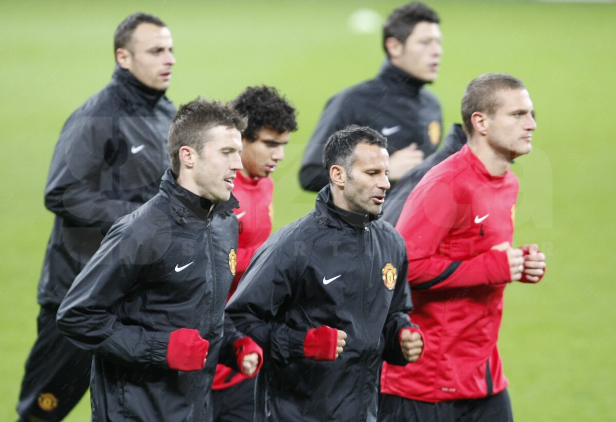 ﻿FOTO Manchester s-a antrenat pe o ploaie torenţială » Le-am băgat frigul în oase