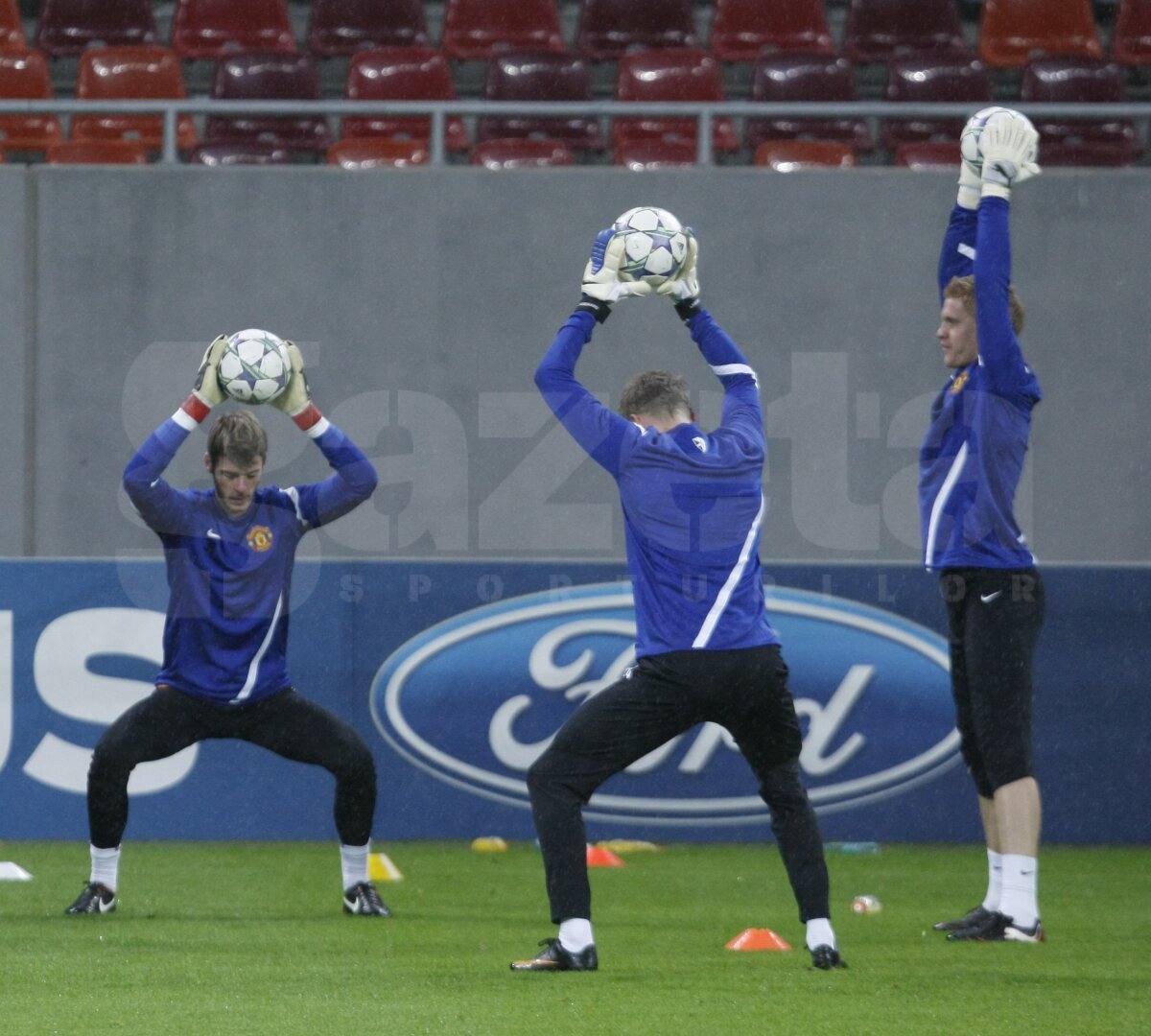 ﻿FOTO Manchester s-a antrenat pe o ploaie torenţială » Le-am băgat frigul în oase