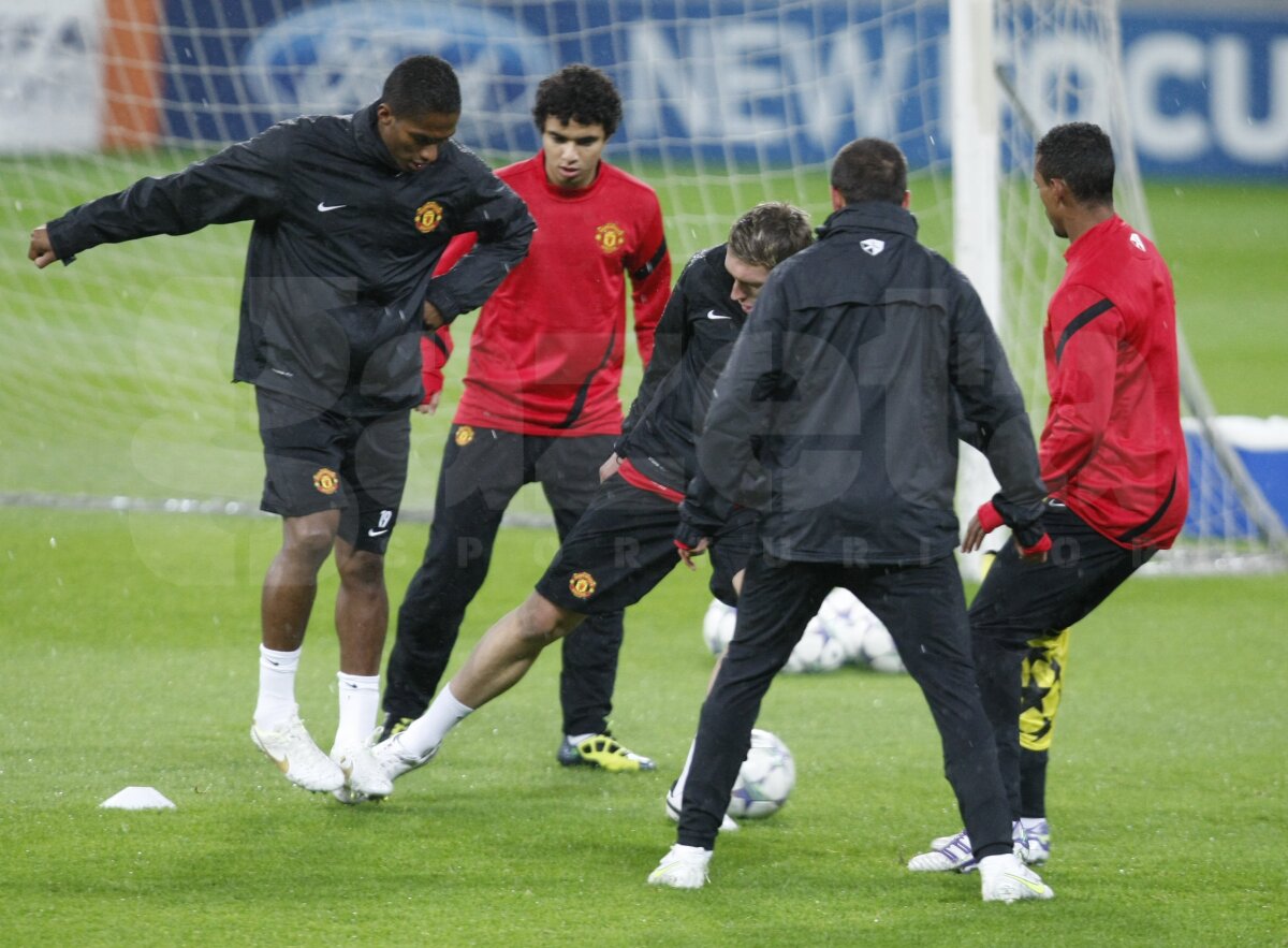 ﻿FOTO Manchester s-a antrenat pe o ploaie torenţială » Le-am băgat frigul în oase