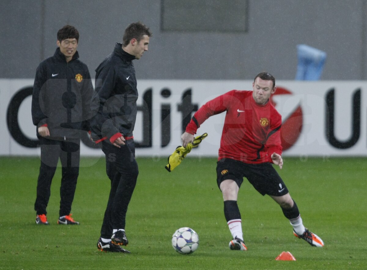 ﻿FOTO Manchester s-a antrenat pe o ploaie torenţială » Le-am băgat frigul în oase