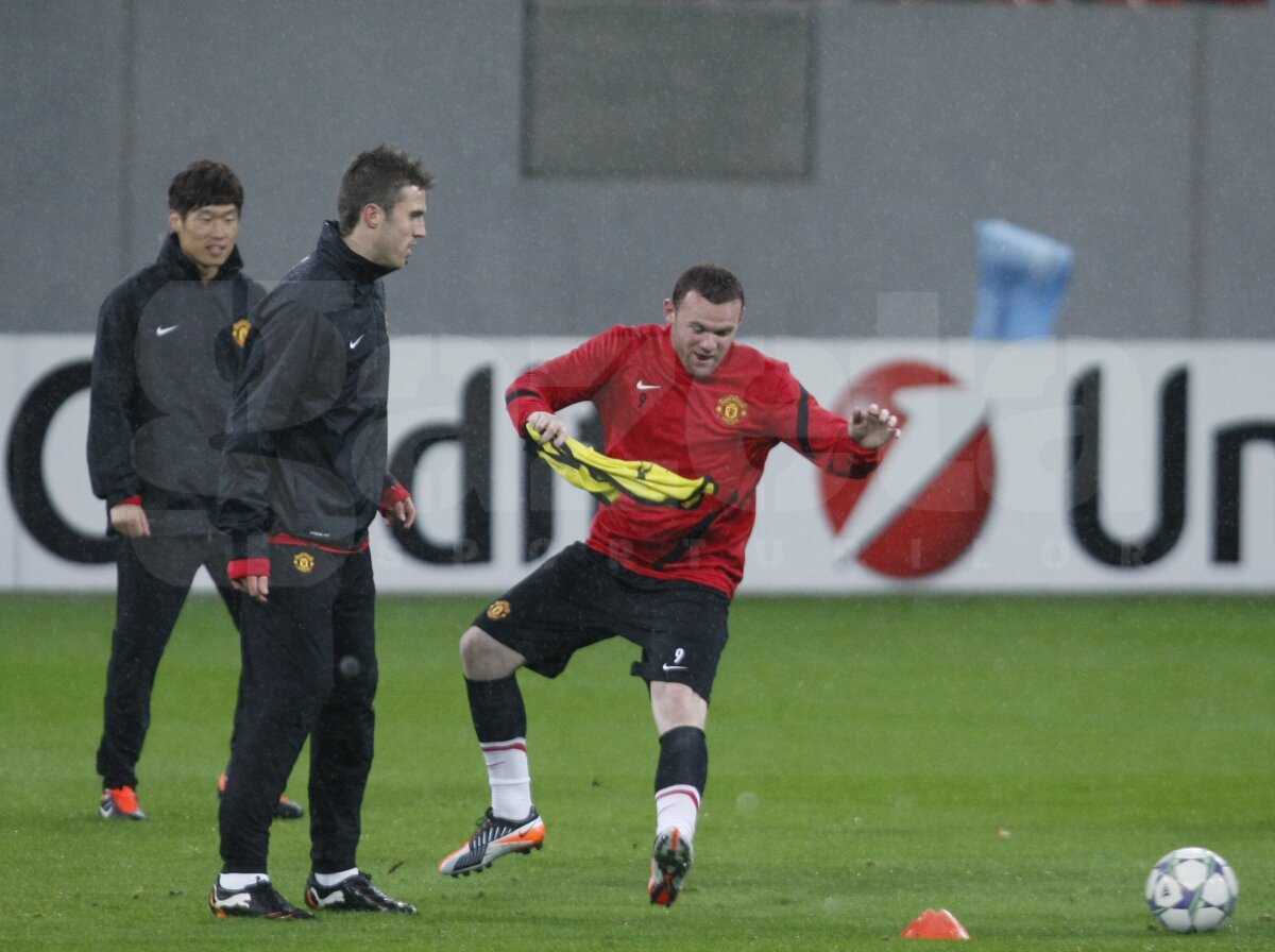 ﻿FOTO Manchester s-a antrenat pe o ploaie torenţială » Le-am băgat frigul în oase