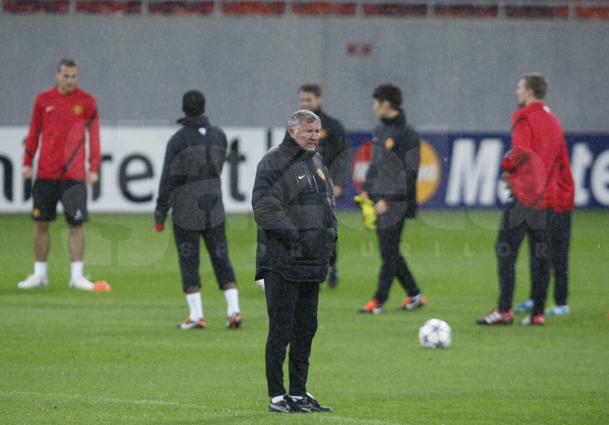 ﻿FOTO Manchester s-a antrenat pe o ploaie torenţială » Le-am băgat frigul în oase