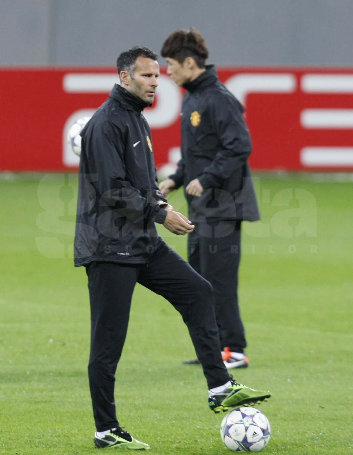 ﻿FOTO Manchester s-a antrenat pe o ploaie torenţială » Le-am băgat frigul în oase