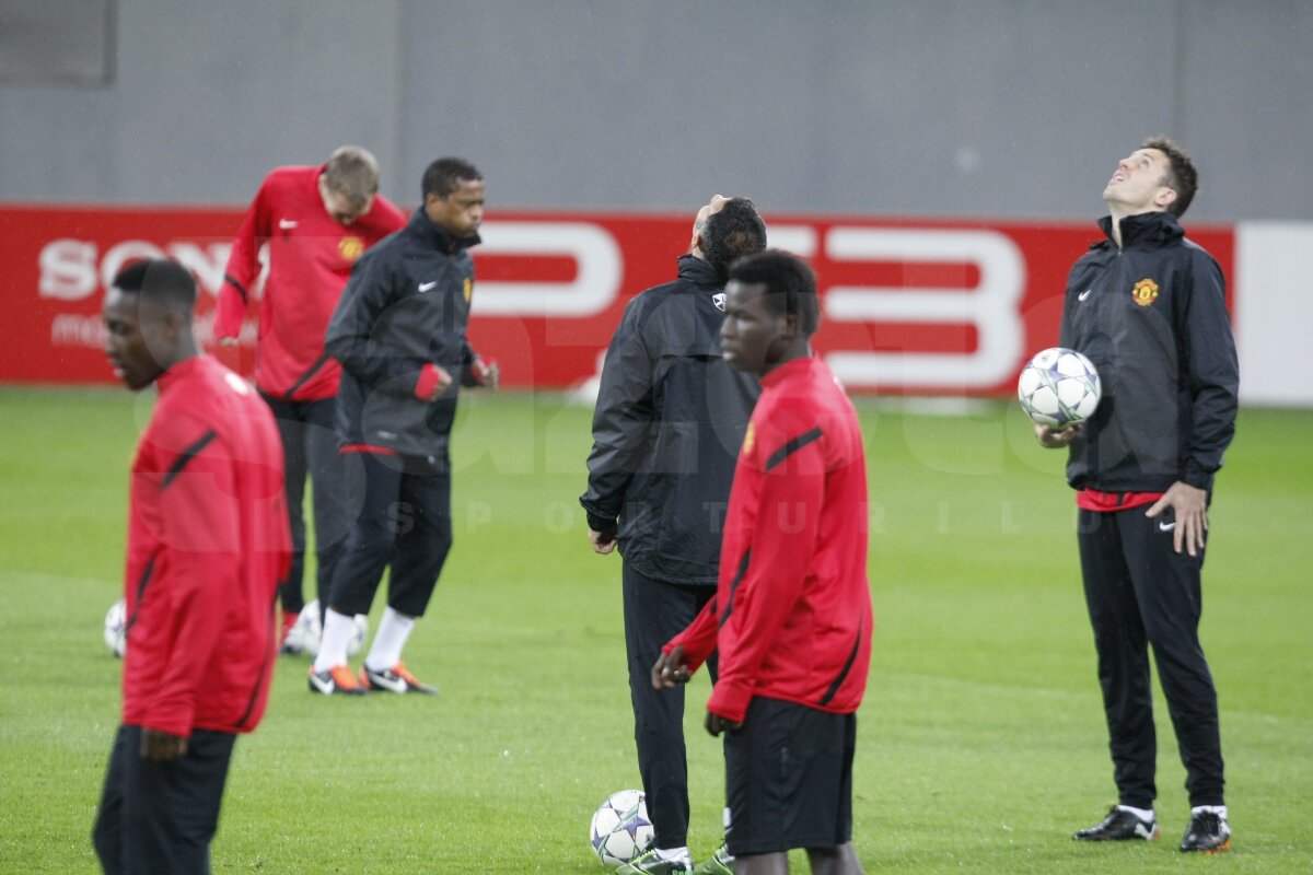 ﻿FOTO Manchester s-a antrenat pe o ploaie torenţială » Le-am băgat frigul în oase