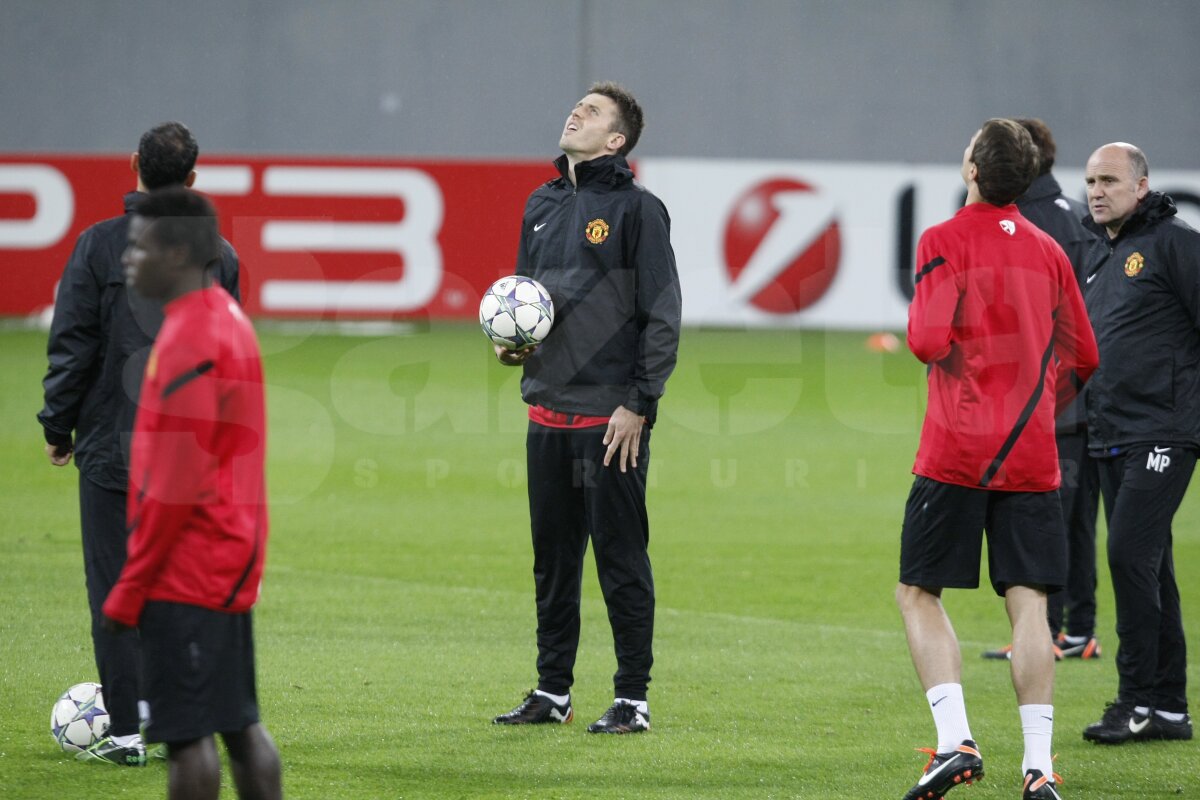 ﻿FOTO Manchester s-a antrenat pe o ploaie torenţială » Le-am băgat frigul în oase