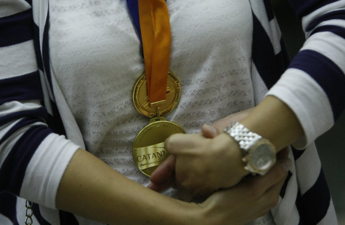 GALERIE FOTO Campioanele mondiale de la spadă s-au întors acasă