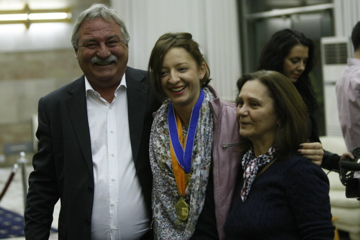 GALERIE FOTO Campioanele mondiale de la spadă s-au întors acasă