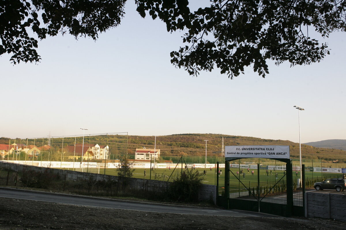 GALERIE FOTO ”U” şi-a inaugurat ieri baza de pregătire de un milion de euro