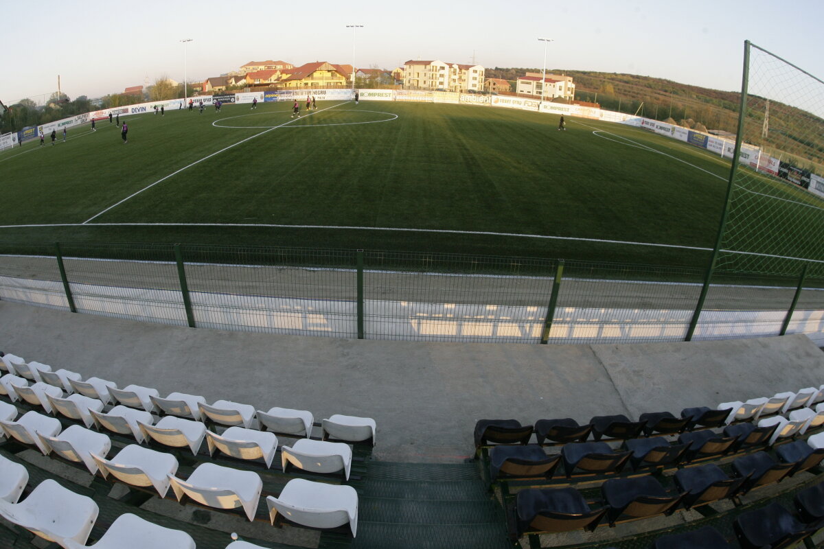 GALERIE FOTO ”U” şi-a inaugurat ieri baza de pregătire de un milion de euro