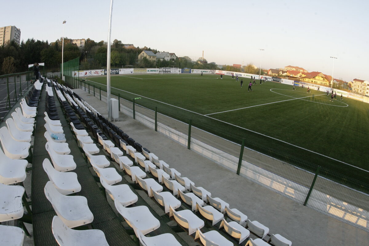 GALERIE FOTO ”U” şi-a inaugurat ieri baza de pregătire de un milion de euro