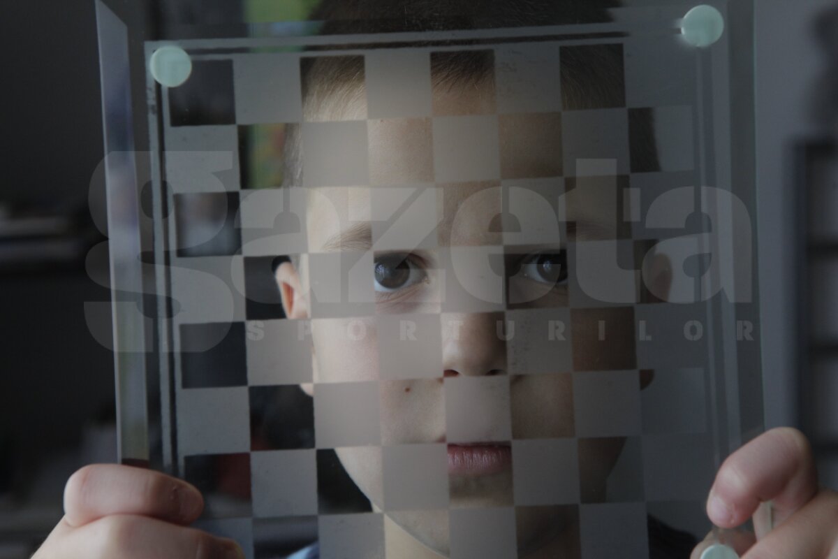 Gazeta l-a vizitat acasă pe David Gavrilescu, proaspăt vicecampion european la şah, categoria 8 ani » Creierul de argint