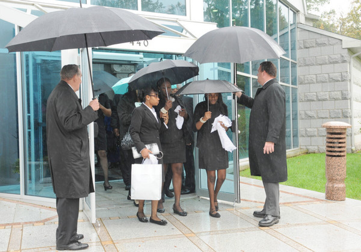 GALERIE FOTO Chauncey Hardy a fost înmormîntat ieri