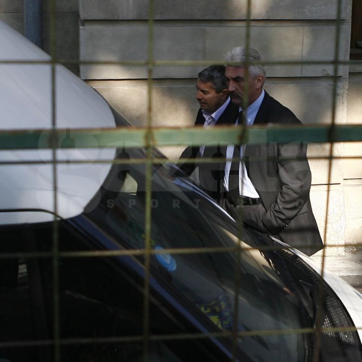 FOTO EXCLUSIV » Justiţia a decis: Avram şi Ţerbea rămîn în arest încă 60 de zile