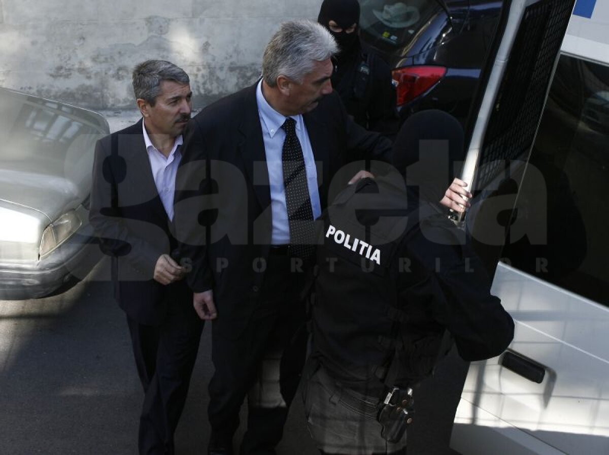 FOTO EXCLUSIV » Justiţia a decis: Avram şi Ţerbea rămîn în arest încă 60 de zile