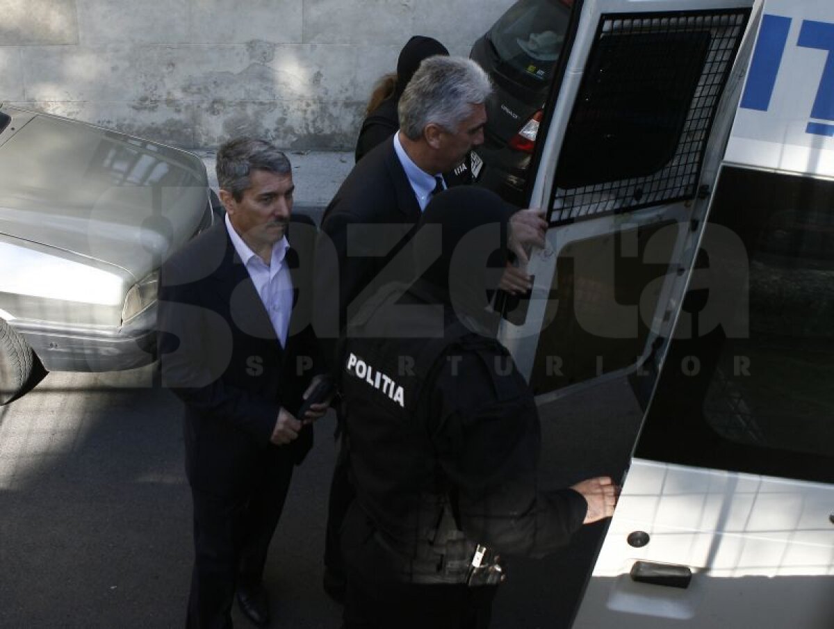 FOTO EXCLUSIV » Justiţia a decis: Avram şi Ţerbea rămîn în arest încă 60 de zile