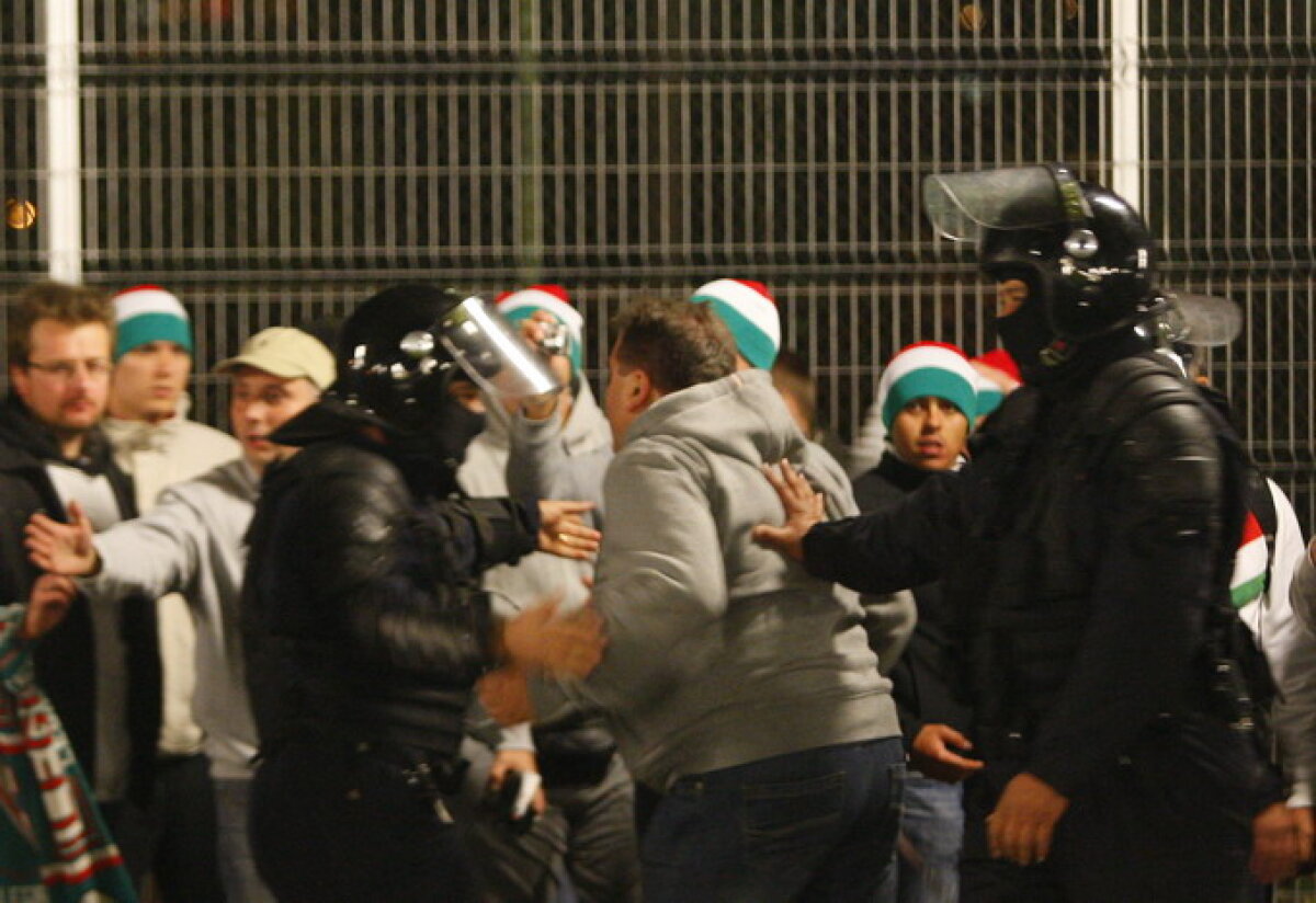 FOTO Ultraşii polonezi s-au bătut cu badigarzii pe National Arena. Un cameraman a lovit un angajat BGS