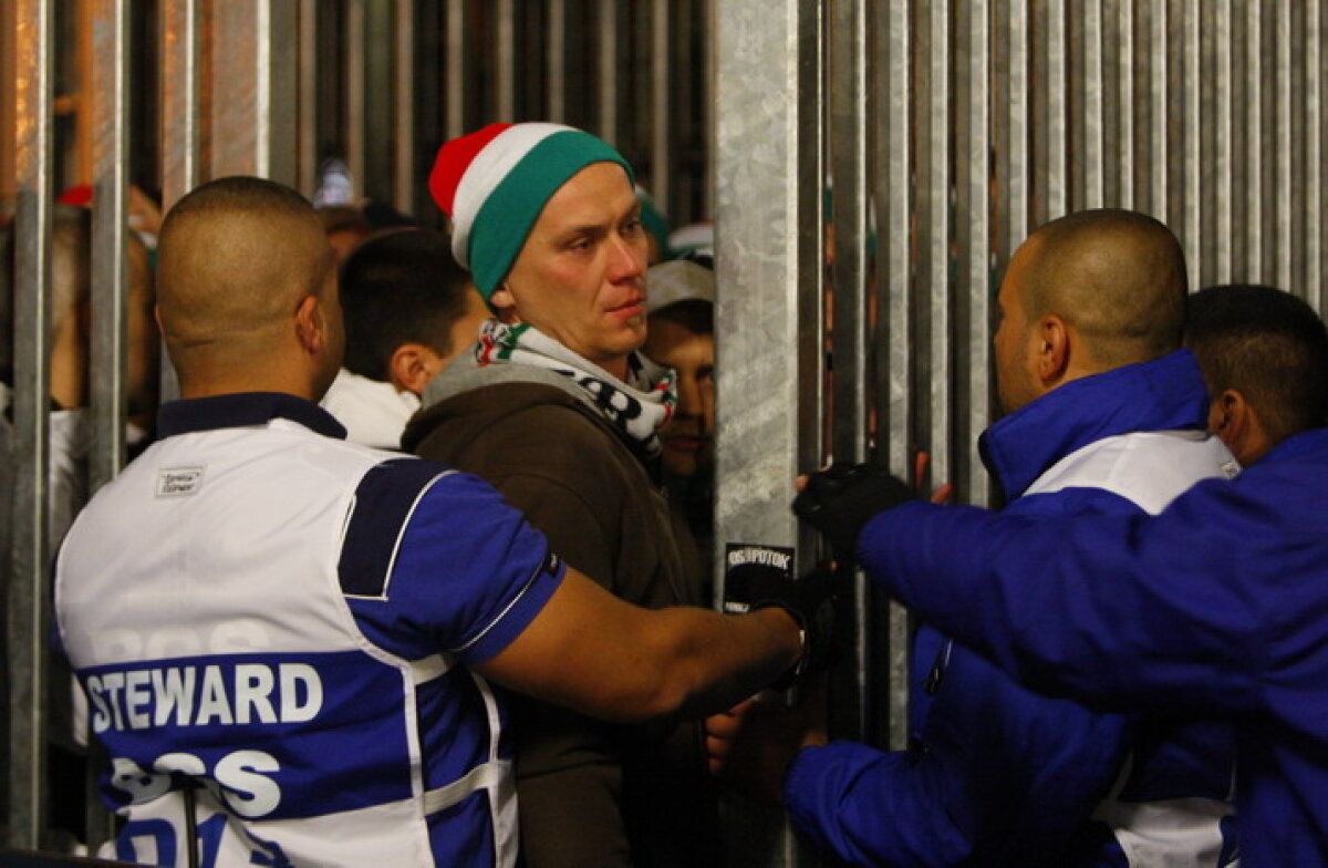 FOTO Ultraşii polonezi s-au bătut cu badigarzii pe National Arena. Un cameraman a lovit un angajat BGS