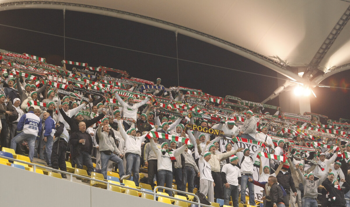 FOTO Un polonez şi-a pierdut cîteva degete după ce i-a explodat o petardă în mînă