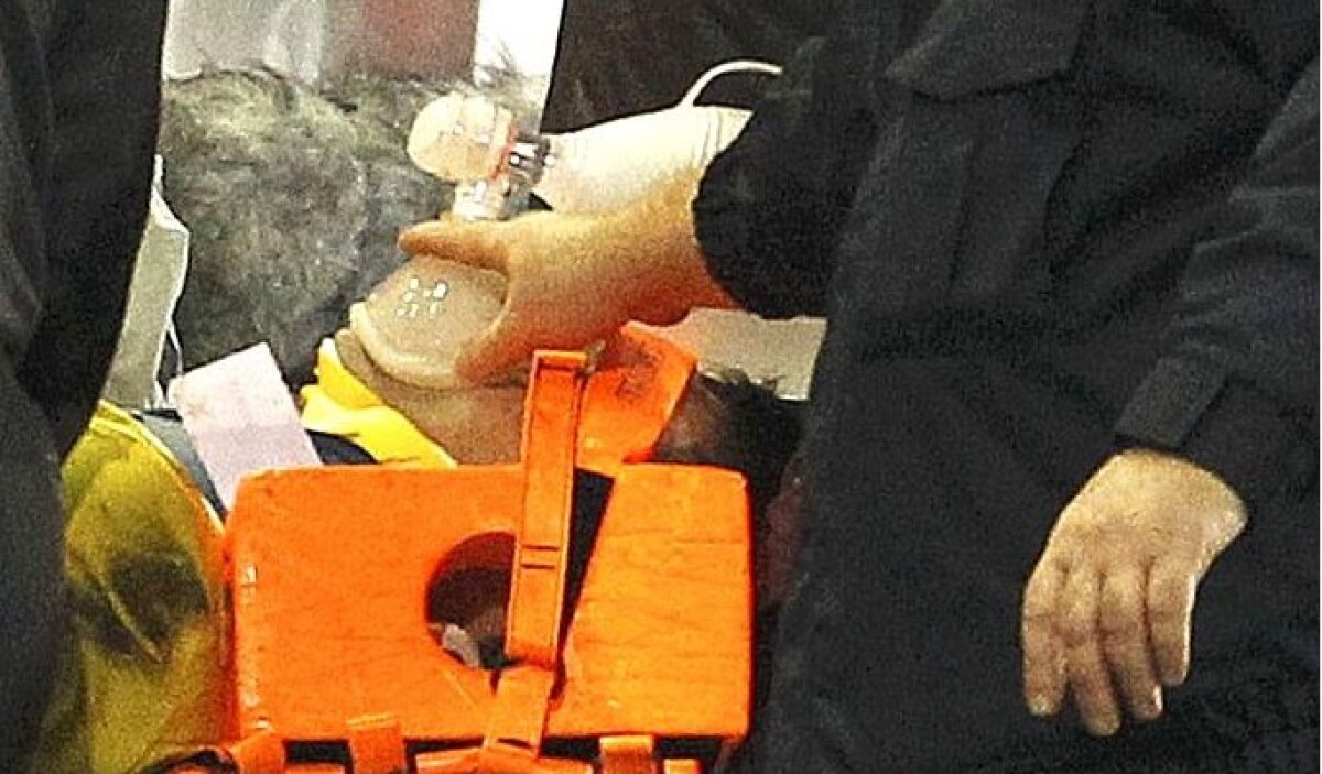 VIDEO ŞI FOTO La un pas de tragedie: Accidentarea lui Ibanez i-a făcut pe jucători să plîngă