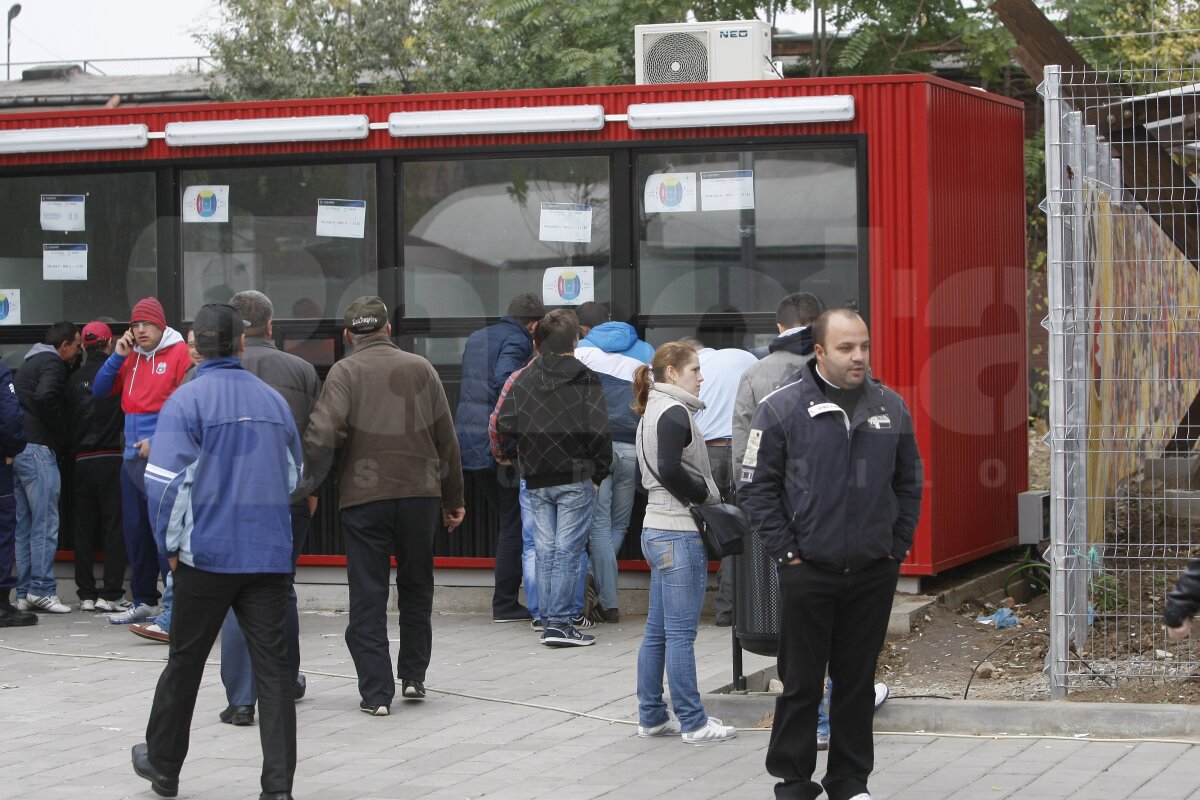 FOTO Steaua nu poate opri o invazie rapidistă pe Arena Naţională! Ce spune Jandarmeria