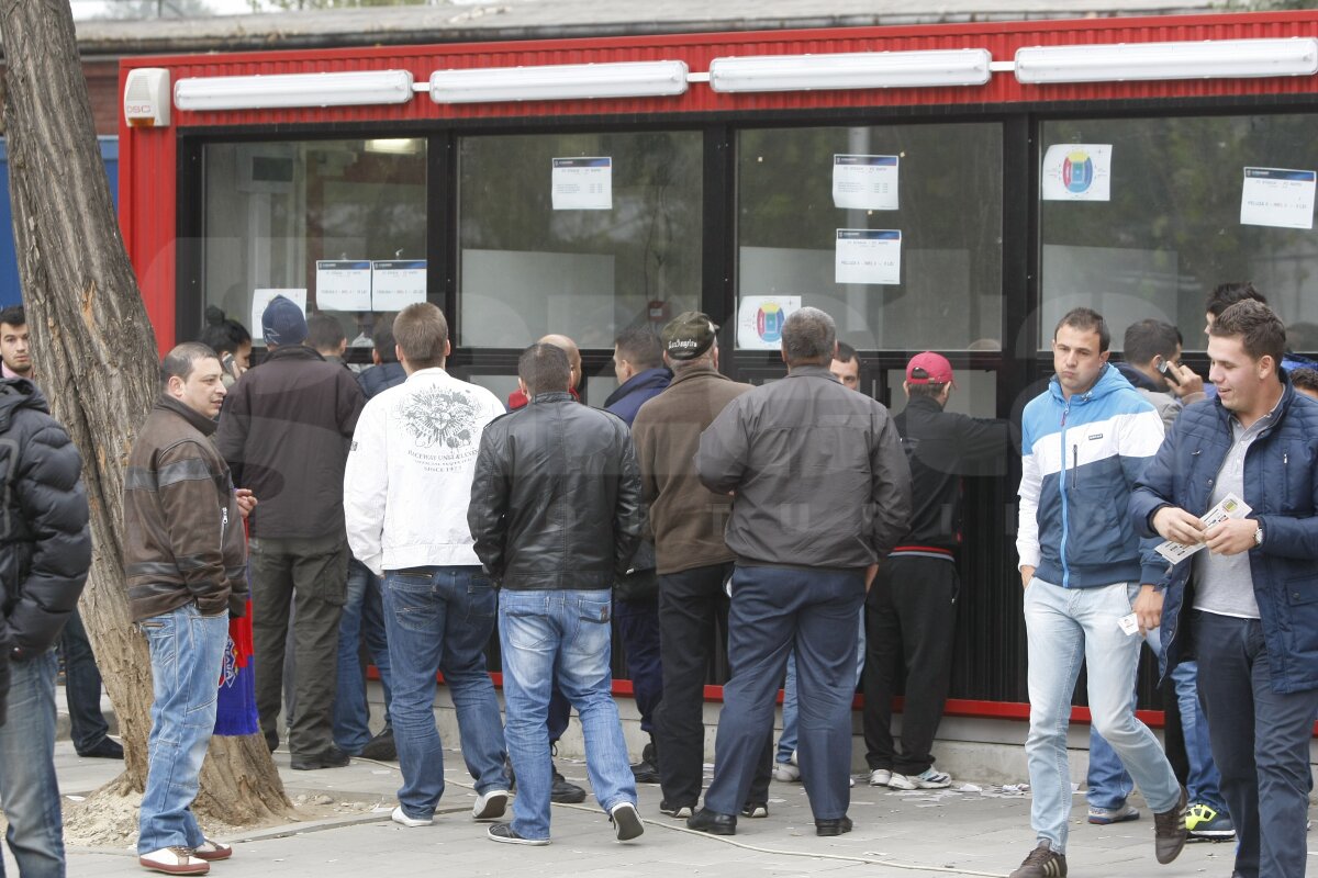 FOTO Steaua nu poate opri o invazie rapidistă pe Arena Naţională! Ce spune Jandarmeria