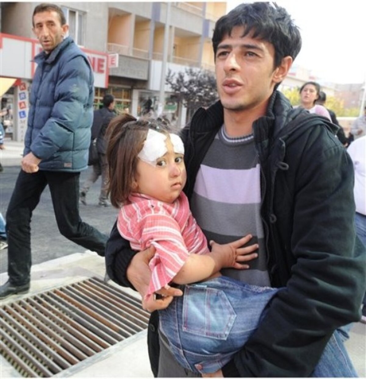 VIDEO Cutremur devastator în Turcia! Primele estimări indică aproape 1000 de morţi