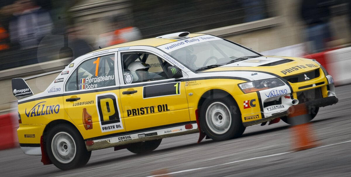 FOTO Show la Bucureşti cu maşini de-a latul şi cauciucuri arse