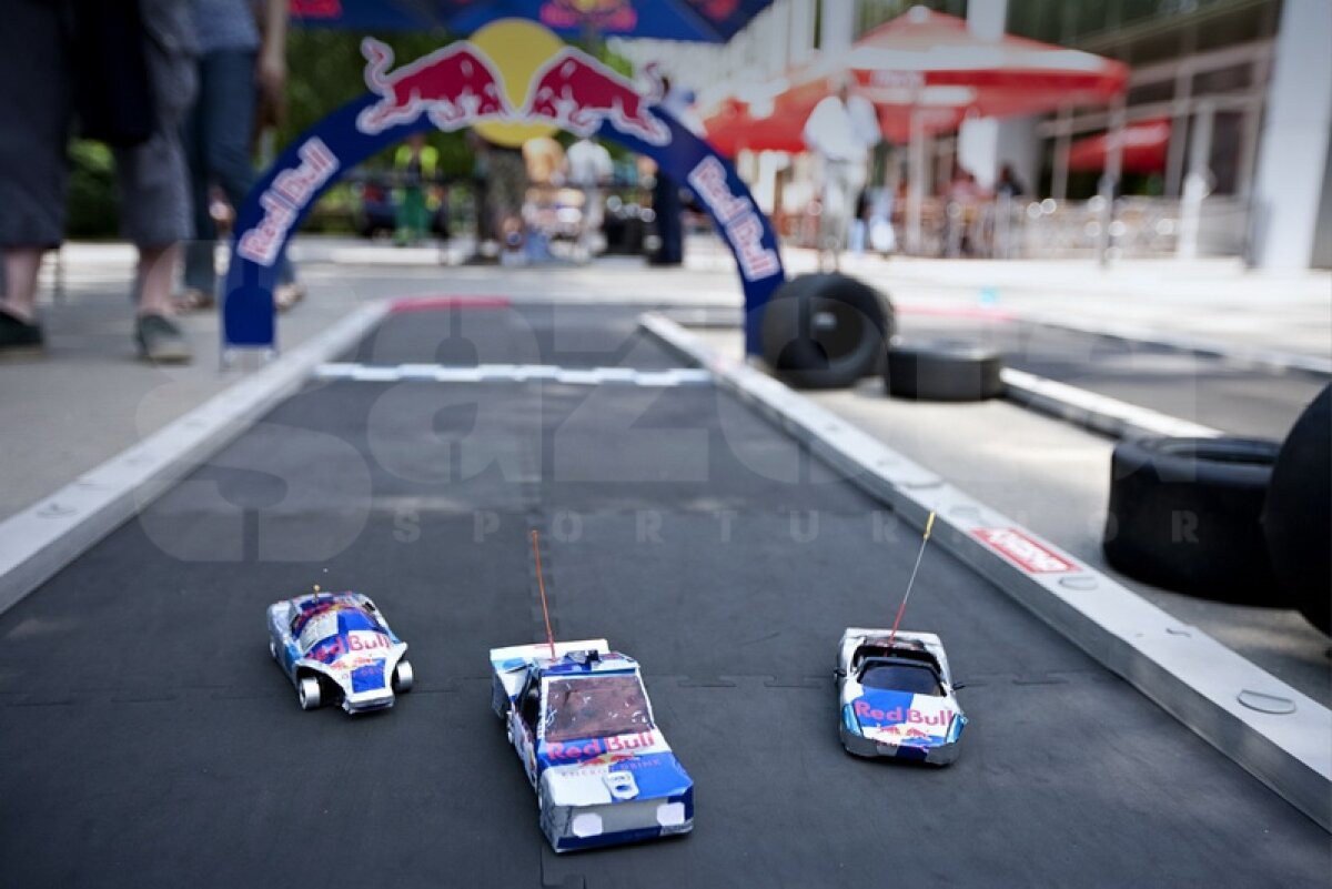 2 români merg la fabrica Red Bull Racing de la Milton Keynes!