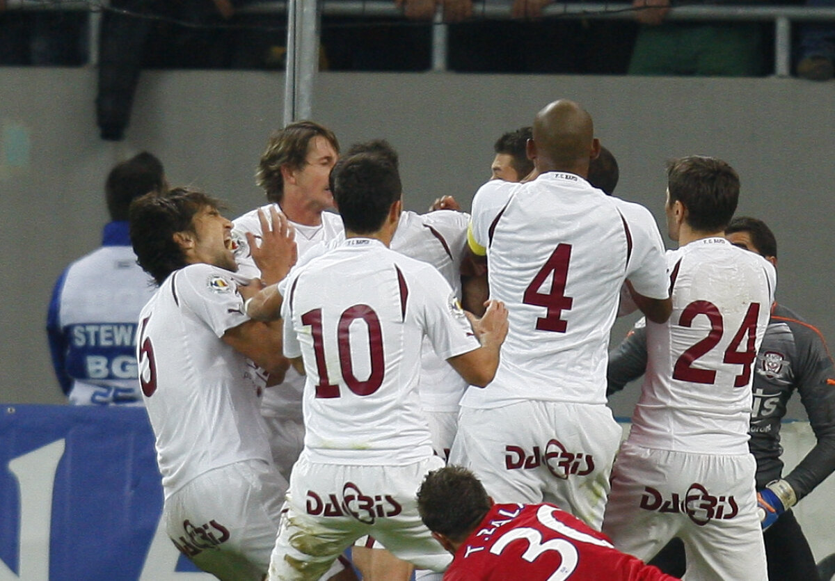 FOTO Bătaie generală la Steaua - Rapid. Prepeliţă şi Alexa au fost eliminaţi!