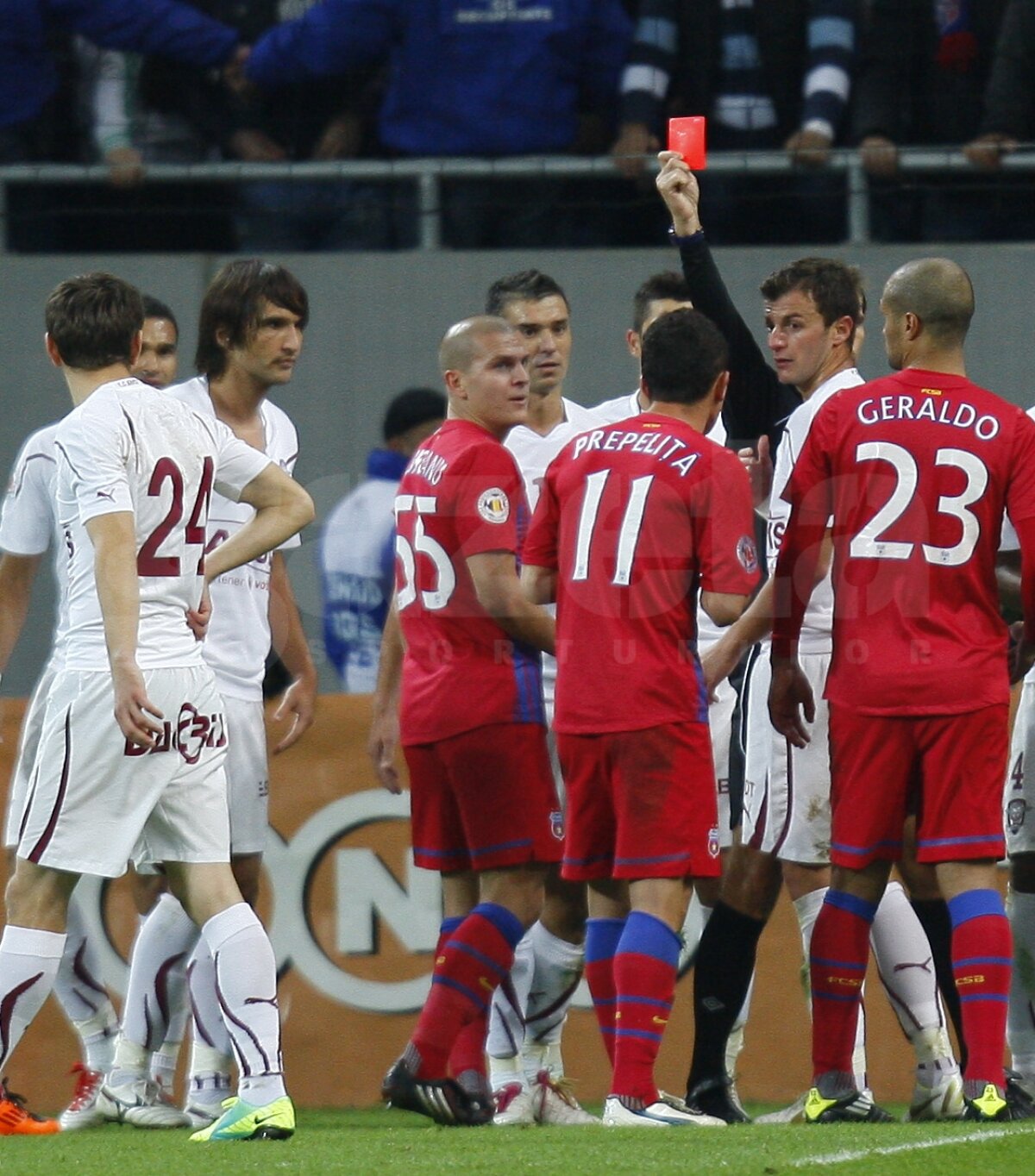 FOTO Bătaie generală la Steaua - Rapid. Prepeliţă şi Alexa au fost eliminaţi!