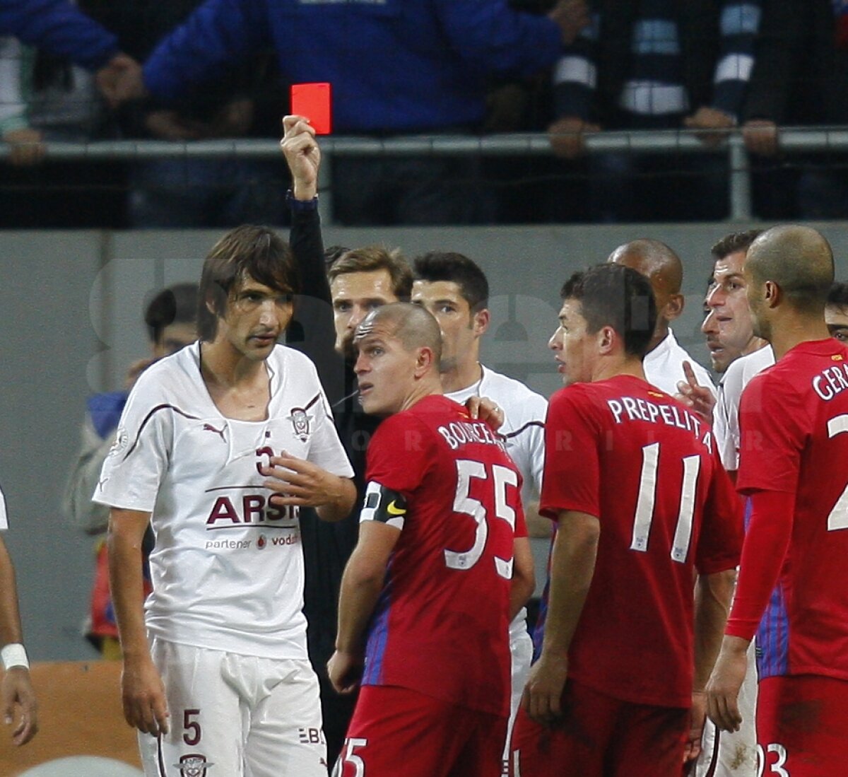 FOTO Bătaie generală la Steaua - Rapid. Prepeliţă şi Alexa au fost eliminaţi!