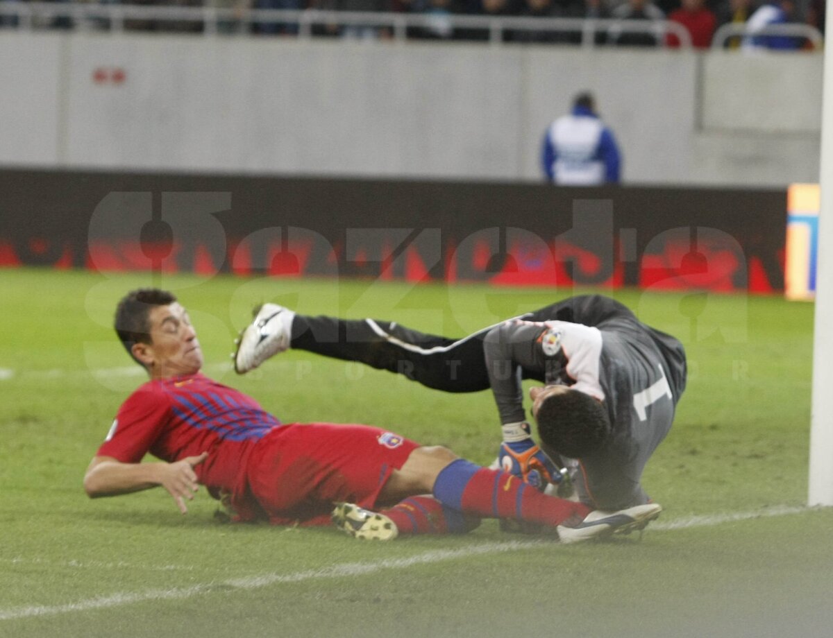 FOTO Bătaie generală la Steaua - Rapid. Prepeliţă şi Alexa au fost eliminaţi!