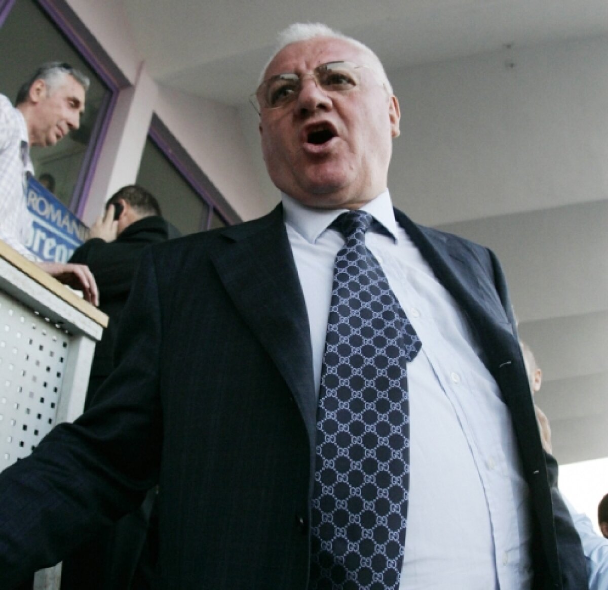 Galerie Foto » Comitetul Executiv al FRF, invitat de "onoare" la maratonul de la DNA » Audieri în cazul excluderii Craiovei