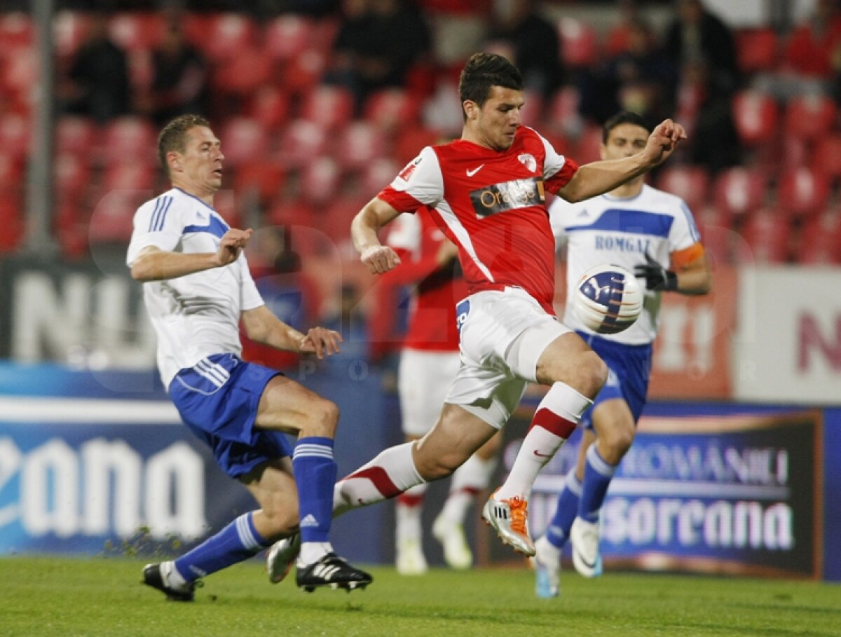 Dinamo se califică în "sferturile" Cupei după 5-0 cu Gaz Metan Severin