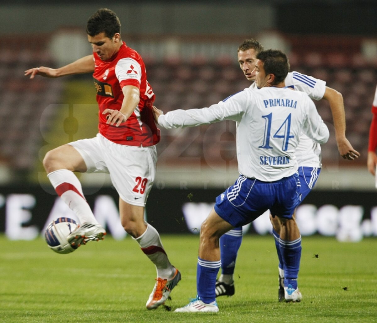 Dinamo se califică în "sferturile" Cupei după 5-0 cu Gaz Metan Severin