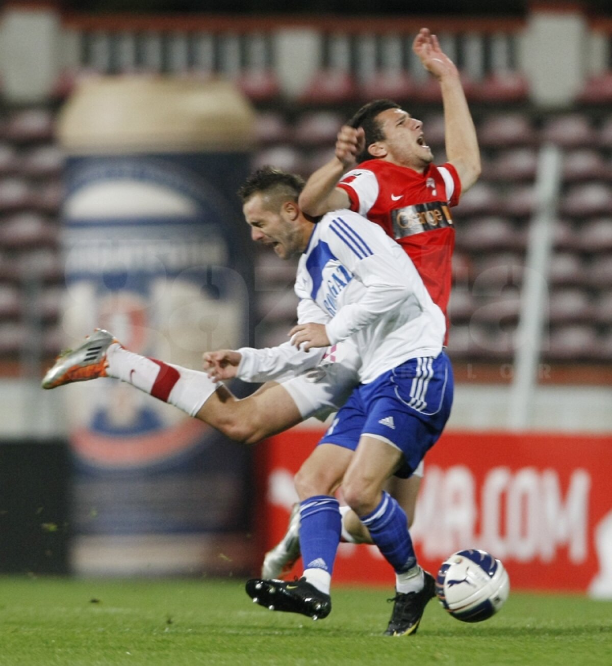 Dinamo se califică în "sferturile" Cupei după 5-0 cu Gaz Metan Severin
