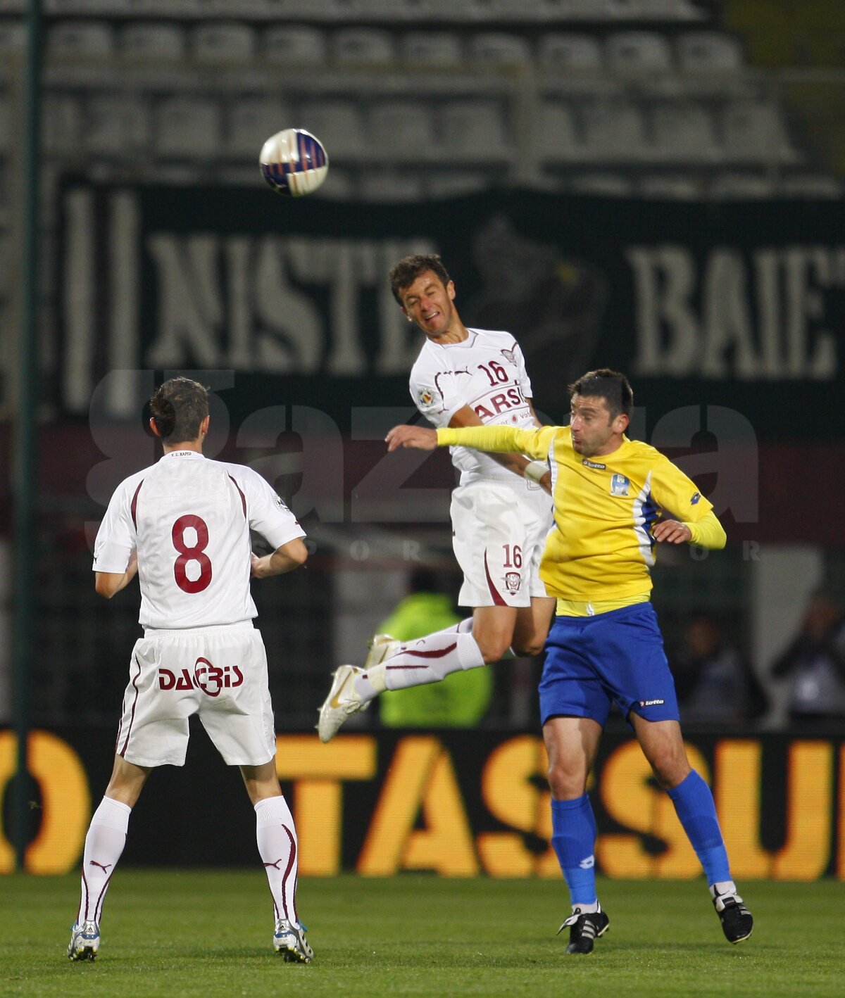 FOTO Rapid se califică în "sferturi" după 5-0 în faţa Otopeniului