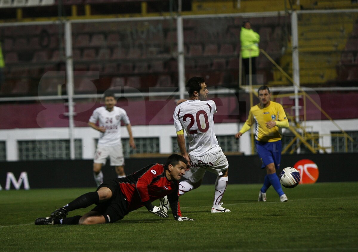 FOTO Rapid se califică în "sferturi" după 5-0 în faţa Otopeniului