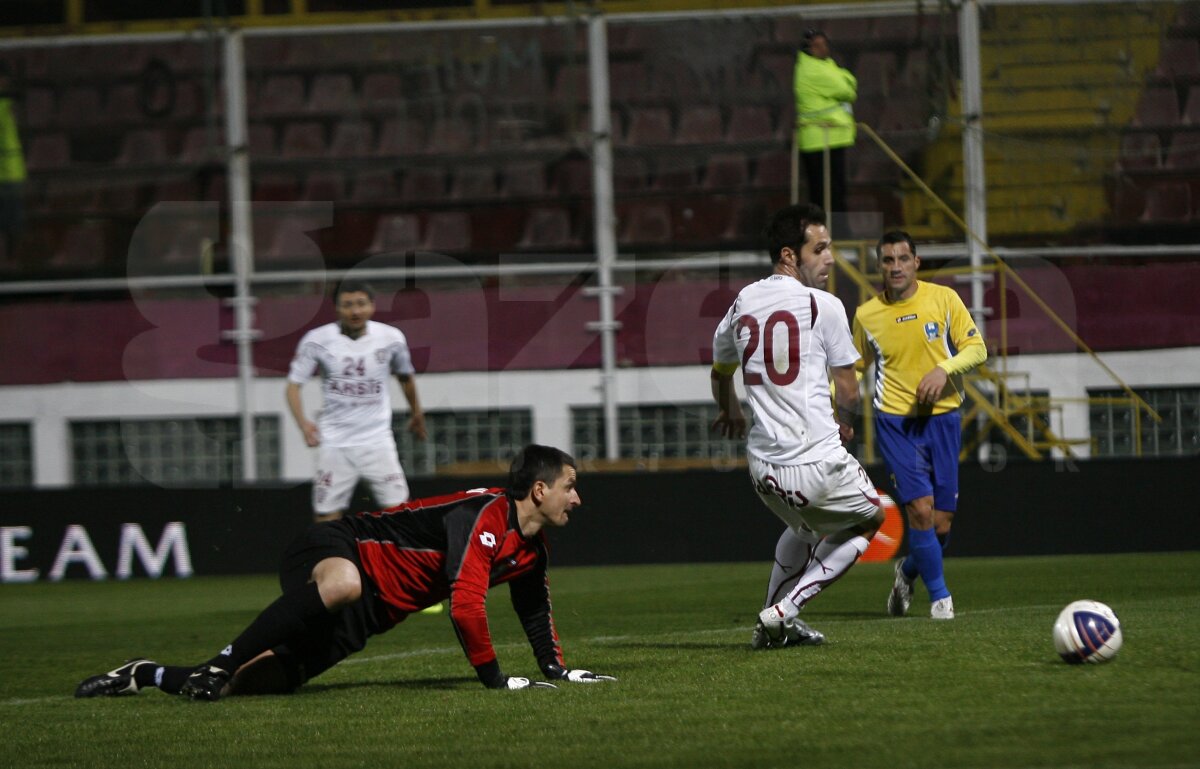 FOTO Rapid se califică în "sferturi" după 5-0 în faţa Otopeniului