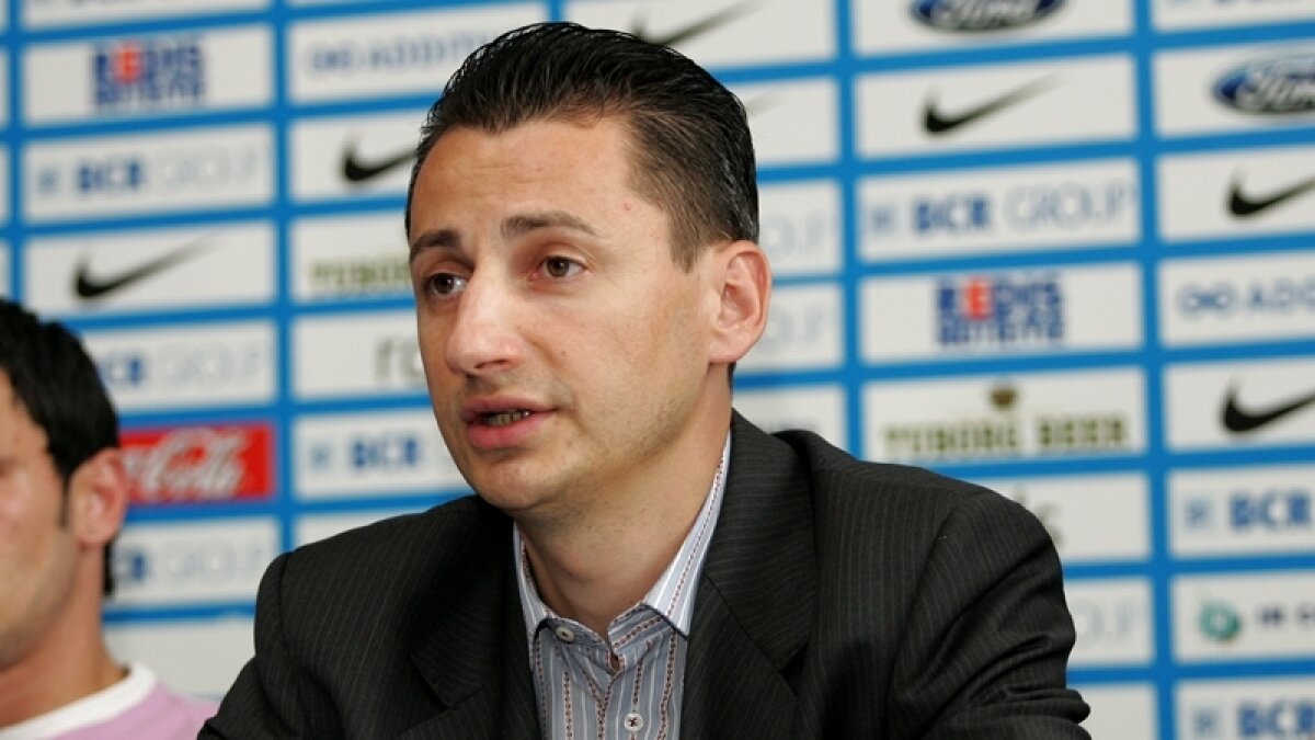 Schimbare şocantă de look a unui om de fotbal. Îl recunoşti?