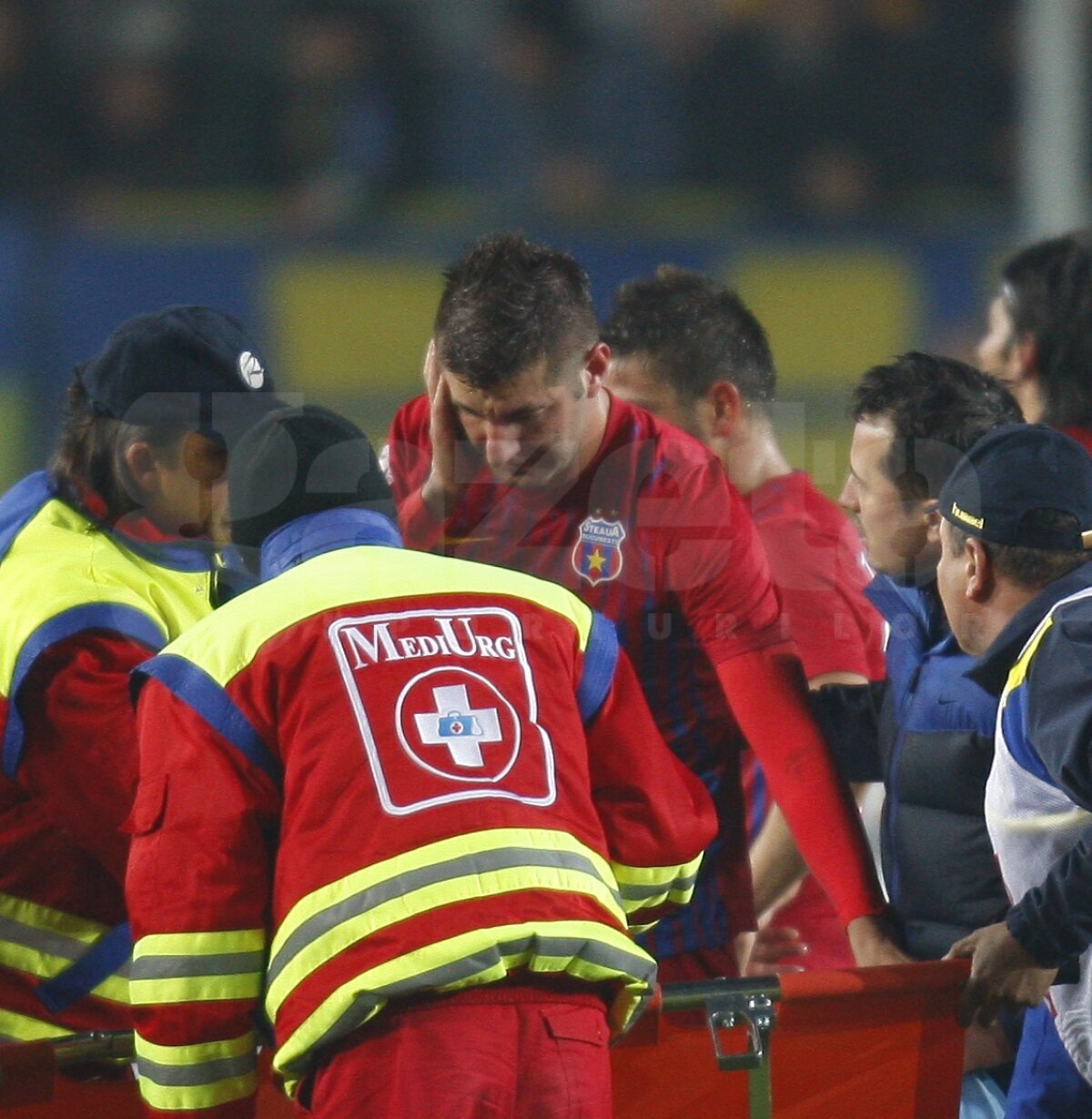 Cronica unui meci tragic Petrolul - Steaua 0-2, suspendat în minutul 45 » Marea irascibilitate